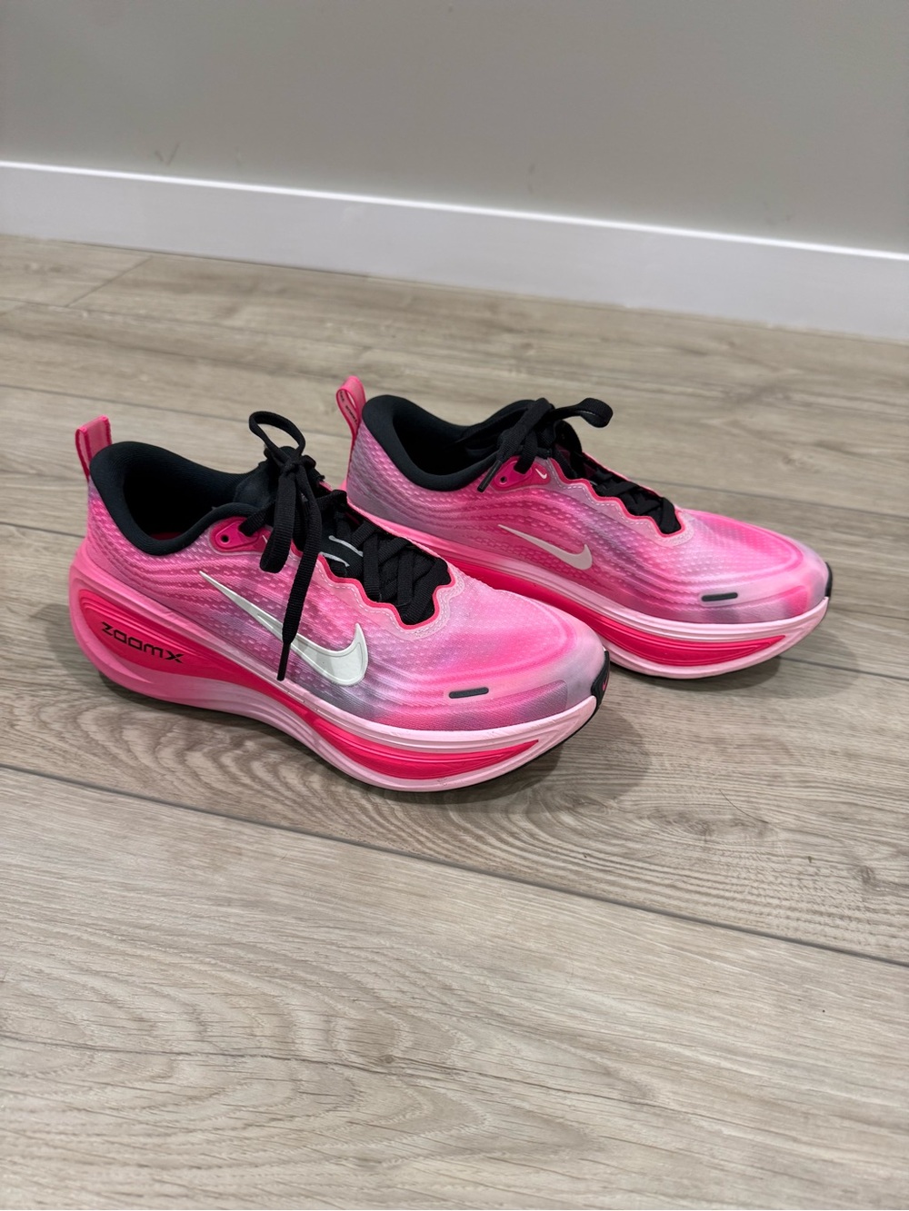 Women’s Nike Vomero Plus Running Sneakers- Size 8.5